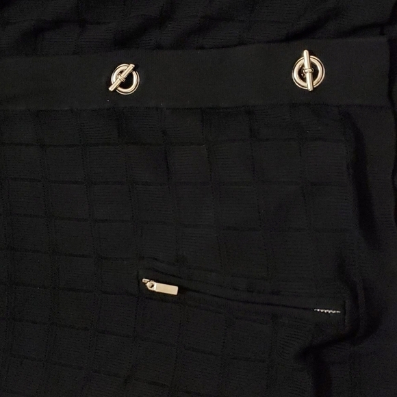 𝅺JAMIE Sadock black knit vest with zip pocket closure - Picture 5 of 5